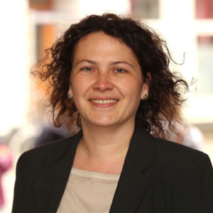 Jennifer_Hansen_Ernaehrung_Portrait_Farbe-768x512